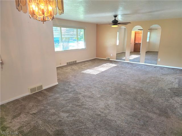 976 N Pasadena Avenue, Elyria, OH 44035