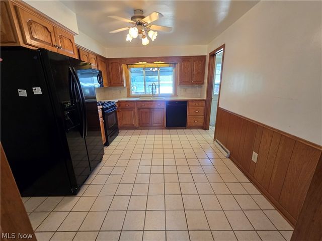976 N Pasadena Avenue, Elyria, OH 44035