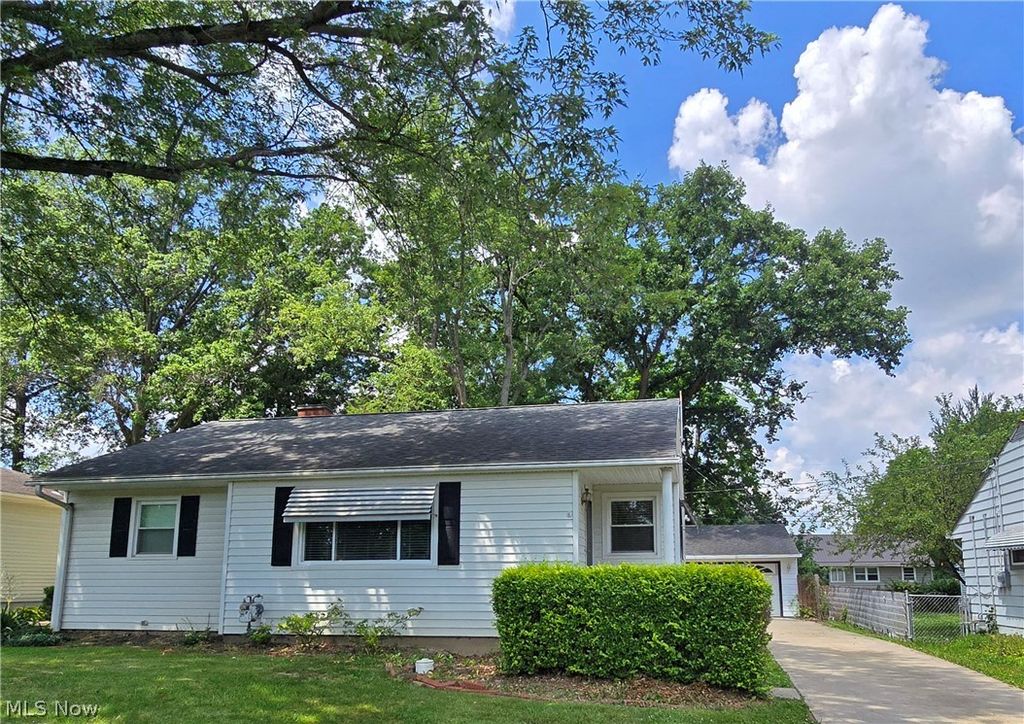 976 N Pasadena Avenue, Elyria, OH 44035