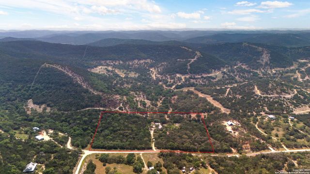 684 BIG SHADES RD, Concan, TX 78838