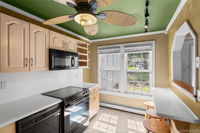 11 Burgoyne Court, Coram, NY 11727