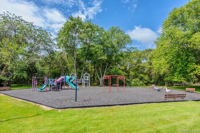 11 Burgoyne Court, Coram, NY 11727