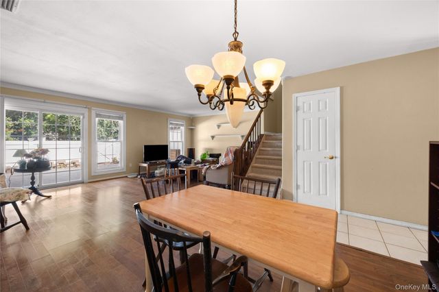 11 Burgoyne Court, Coram, NY 11727