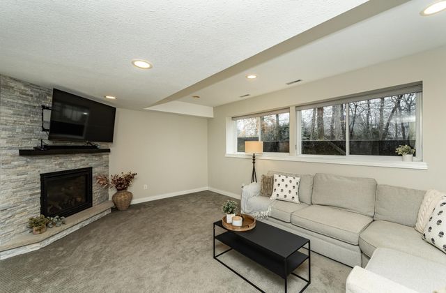 1142 23rd Avenue SW, Rochester, MN 55902