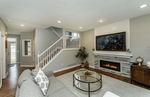 1142 23rd Avenue SW, Rochester, MN 55902