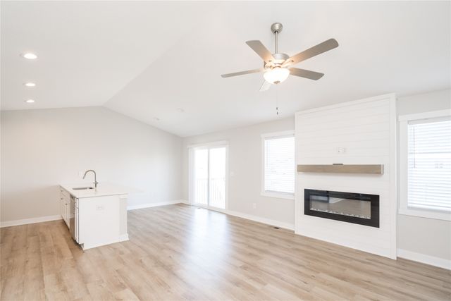 224 12th Court NW, Bondurant, IA 50035