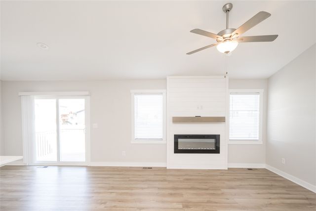 224 12th Court NW, Bondurant, IA 50035