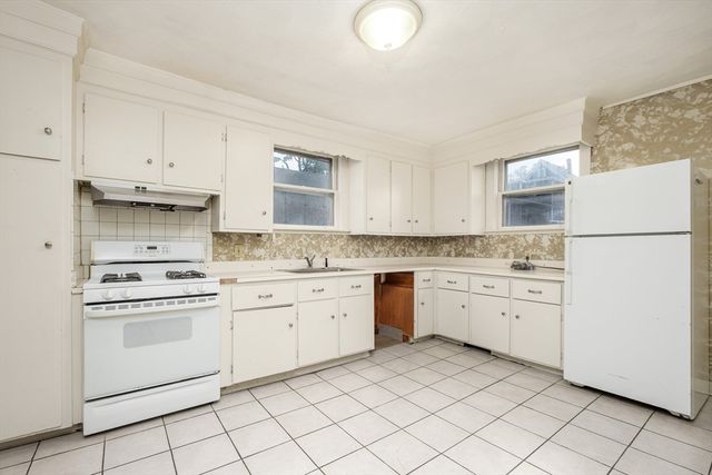 20 Hatch St, Everett, MA 02149