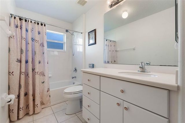 5502 BOUNTY CIR, Tavares, FL 32778