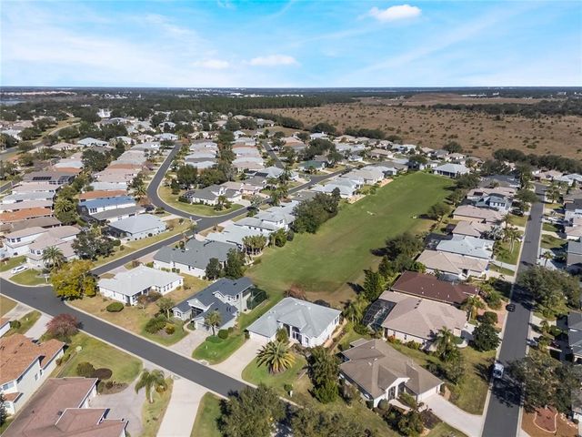 5502 BOUNTY CIR, Tavares, FL 32778