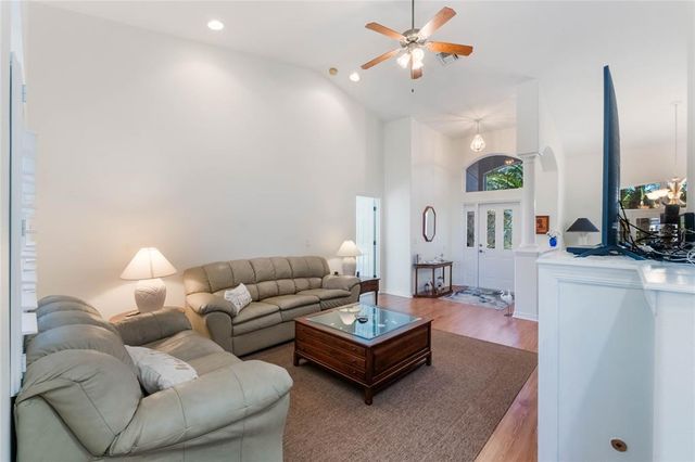 5502 BOUNTY CIR, Tavares, FL 32778