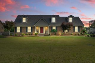 106 Greenland Farms Dr, Clarksville, TN 37040