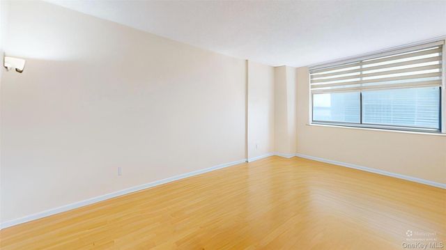1 Bay Club Drive 17E, Bayside, NY 11360