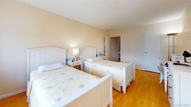 1 Bay Club Drive 17E, Bayside, NY 11360