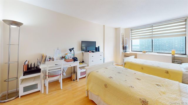 1 Bay Club Drive 17E, Bayside, NY 11360