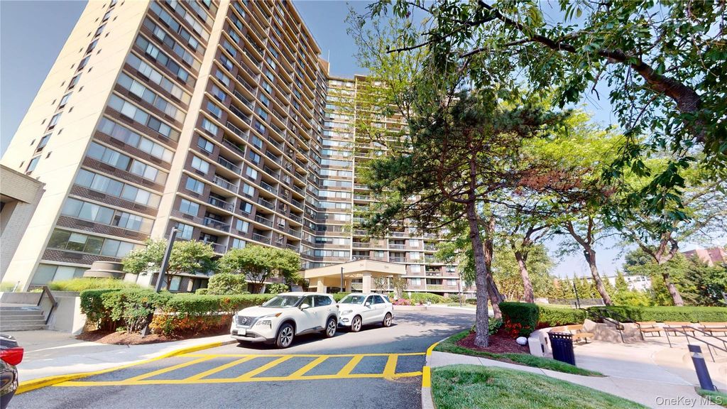 1 Bay Club Drive 17E, Bayside, NY 11360