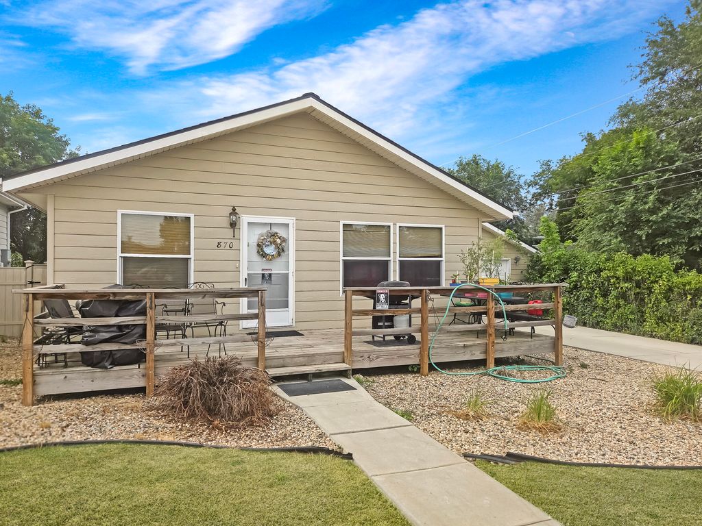 870 E College Avenue, Sheridan, WY 82801 photo 2