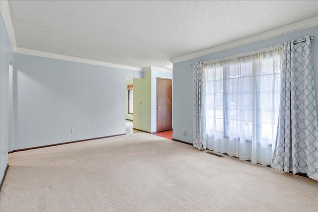 2137 Manhattan Boulevard 2137 Manhattan Boulevard, Springfield, OH 45504