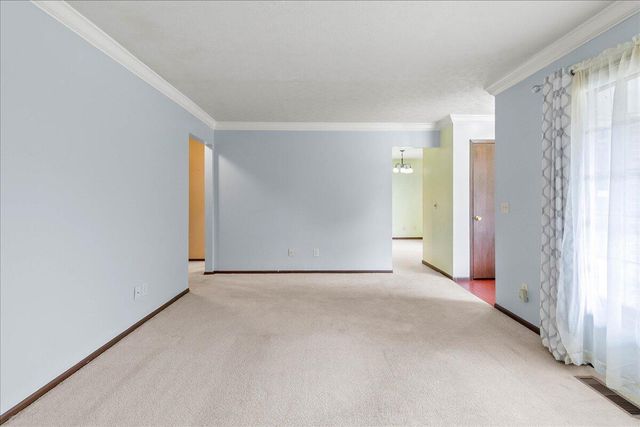 2137 Manhattan Boulevard 2137 Manhattan Boulevard, Springfield, OH 45504