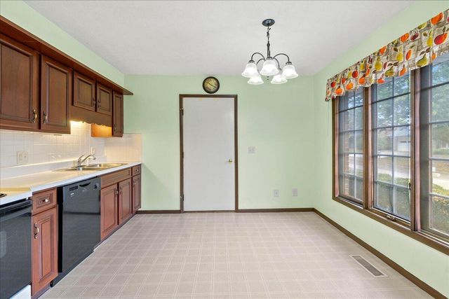 2137 Manhattan Boulevard 2137 Manhattan Boulevard, Springfield, OH 45504