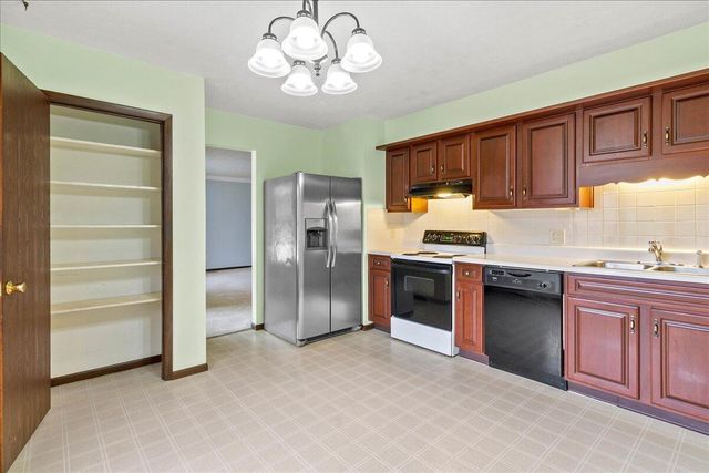 2137 Manhattan Boulevard 2137 Manhattan Boulevard, Springfield, OH 45504