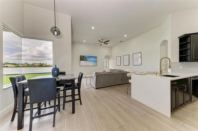 6988 74TH STREET CIRCLE E, Bradenton, FL 34203