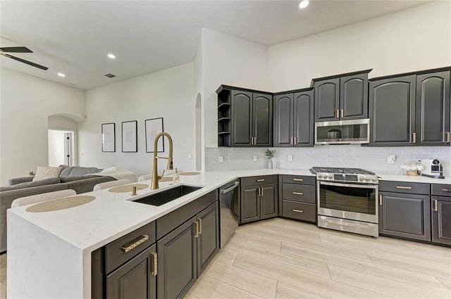 6988 74TH STREET CIRCLE E, Bradenton, FL 34203