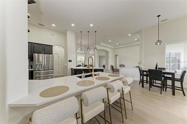 6988 74TH STREET CIRCLE E, Bradenton, FL 34203