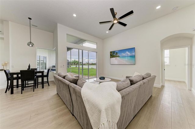 6988 74TH STREET CIRCLE E, Bradenton, FL 34203