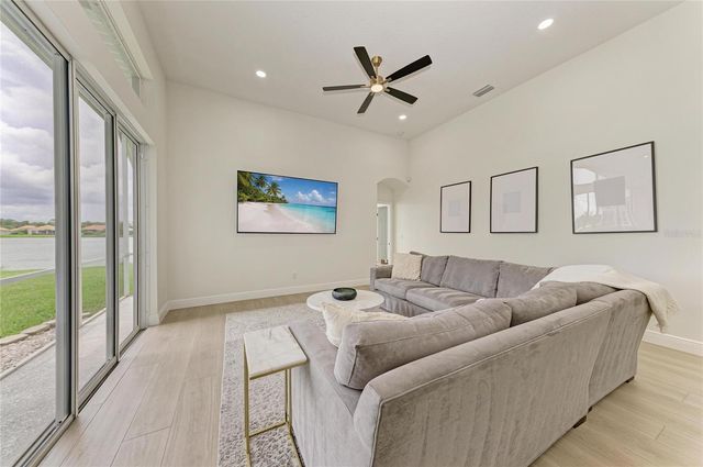6988 74TH STREET CIRCLE E, Bradenton, FL 34203