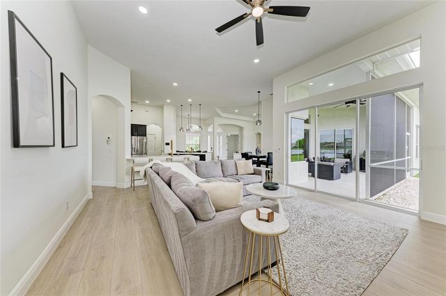 6988 74TH STREET CIRCLE E, Bradenton, FL 34203