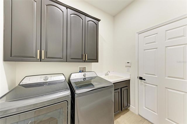 6988 74TH STREET CIRCLE E, Bradenton, FL 34203