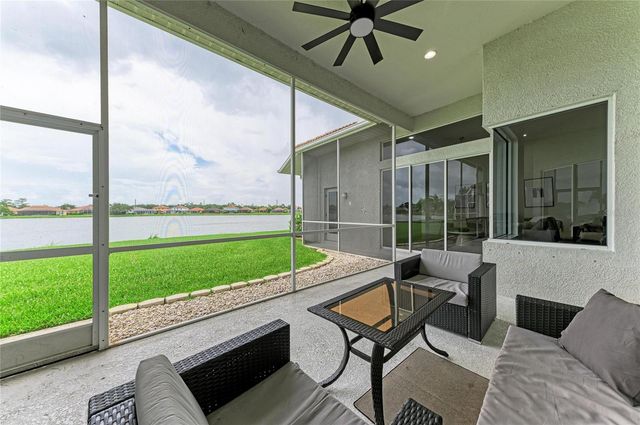 6988 74TH STREET CIRCLE E, Bradenton, FL 34203