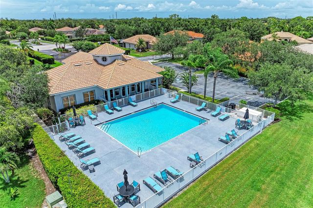 6988 74TH STREET CIRCLE E, Bradenton, FL 34203