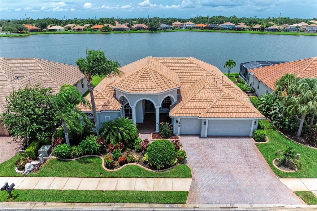 6988 74TH STREET CIRCLE E, Bradenton, FL 34203