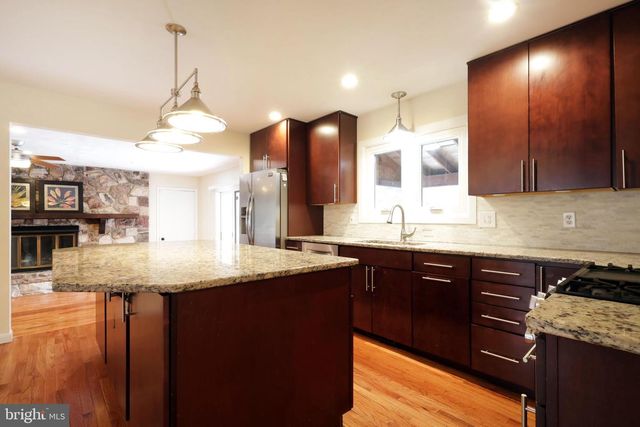 24 WILTS LN, State College, PA 16803