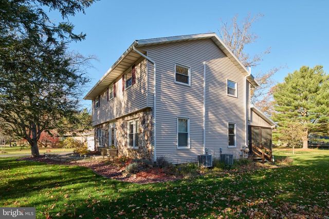 24 WILTS LN, State College, PA 16803