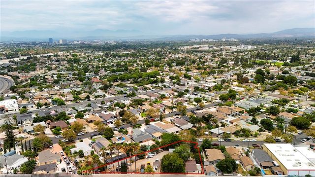 2430 W 6th Street A&B, Santa Ana, CA 92703