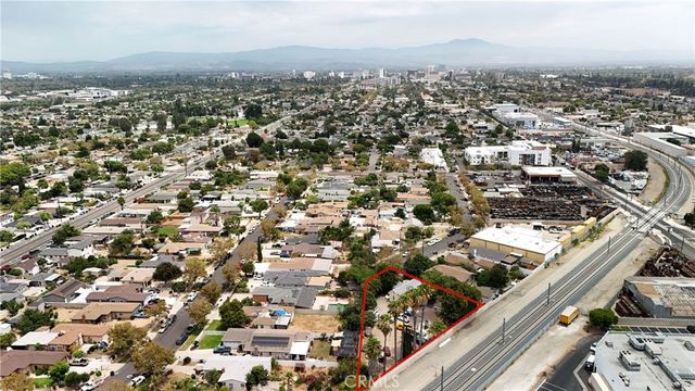 2430 W 6th Street A&B, Santa Ana, CA 92703