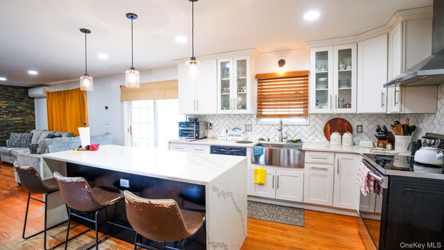 65 Williams Avenue, Amityville, NY 11701