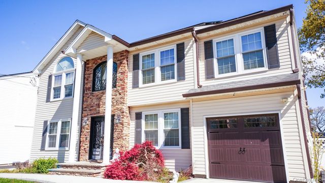 65 Williams Avenue, Amityville, NY 11701