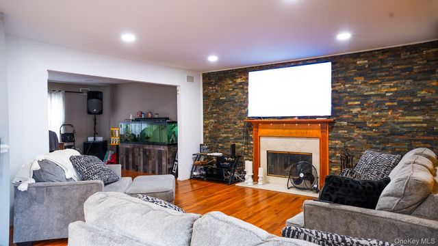 65 Williams Avenue, Amityville, NY 11701