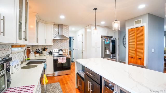 65 Williams Avenue, Amityville, NY 11701