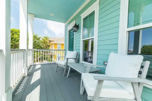 2314 Bernardo De Galvez Avenue, Galveston, TX 77550