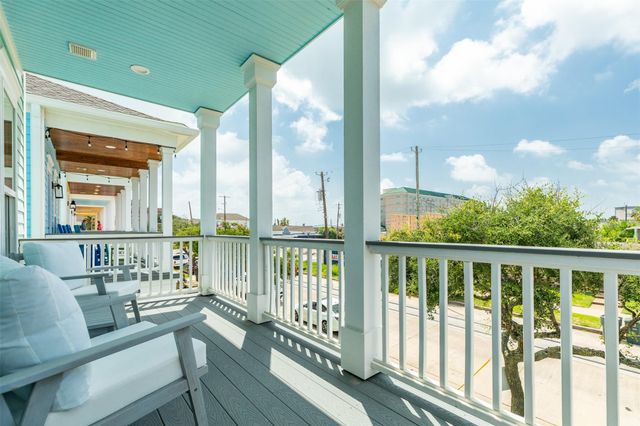 2314 Bernardo De Galvez Avenue, Galveston, TX 77550