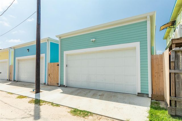 2314 Bernardo De Galvez Avenue, Galveston, TX 77550