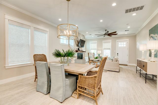 2314 Bernardo De Galvez Avenue, Galveston, TX 77550