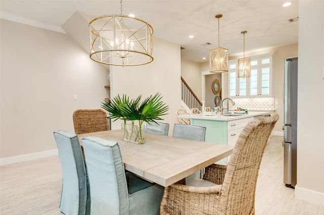 2314 Bernardo De Galvez Avenue, Galveston, TX 77550