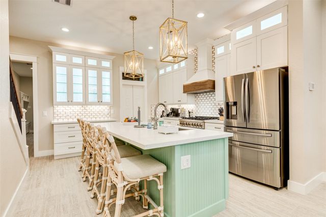 2314 Bernardo De Galvez Avenue, Galveston, TX 77550