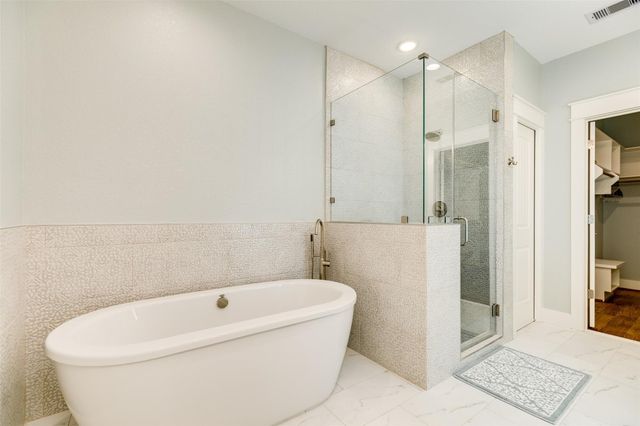 2314 Bernardo De Galvez Avenue, Galveston, TX 77550